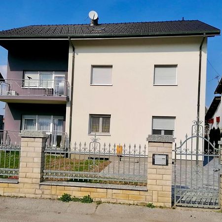 Apartman Tony Deluxe Near Zagreb Airport Velika Gorica Dış mekan fotoğraf