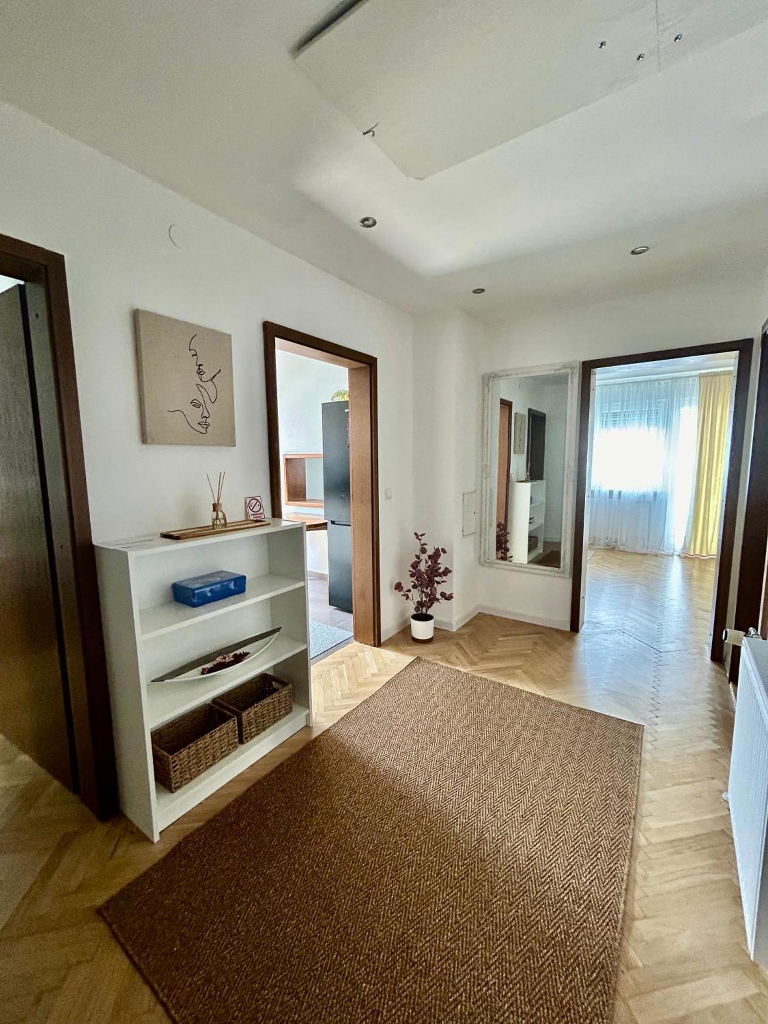Apartman Tony Deluxe Near Zagreb Airport Velika Gorica Dış mekan fotoğraf