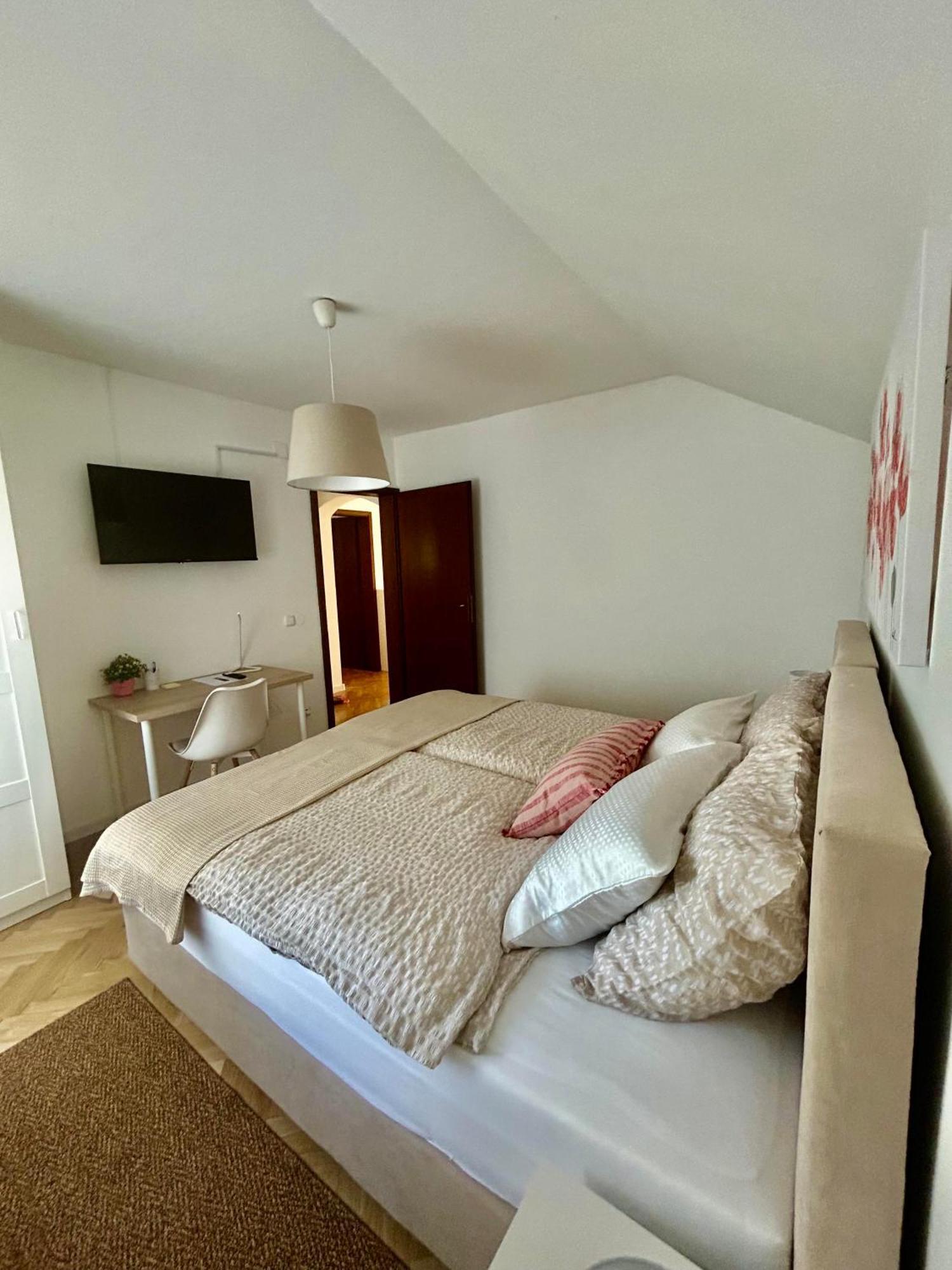 Apartman Tony Deluxe Near Zagreb Airport Velika Gorica Dış mekan fotoğraf